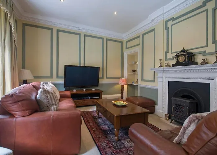 St Helen's House With Minster Views *