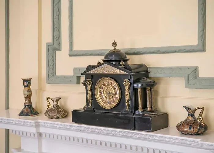 St Helen's House With Minster Views *