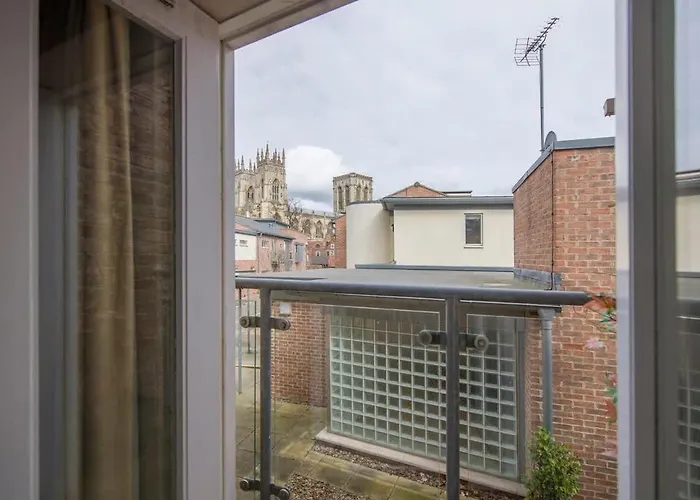 St Helen's House With Minster Views Holiday home