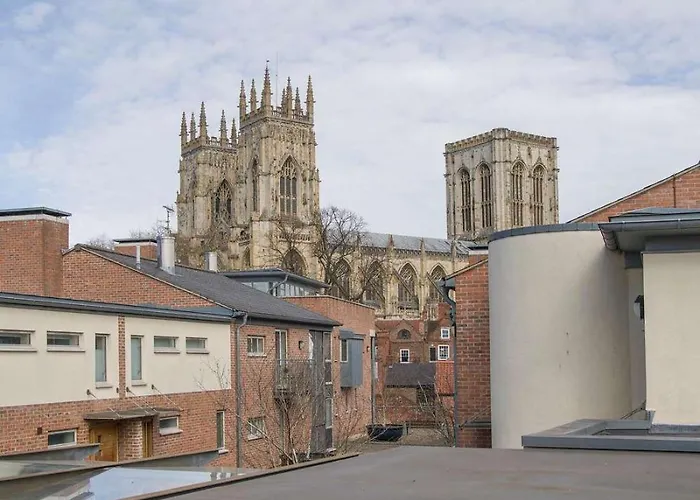 St Helen's House With Minster Views * York